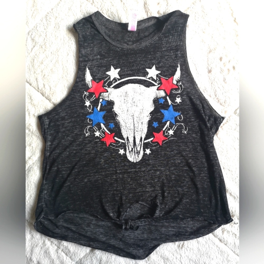 No Boundaries shirt. Size M